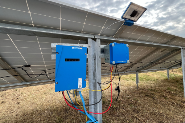 Bomba solar Lorentz PS2-1800 instalada en represa de campo ganadero — San Bernardo, Santa Fe